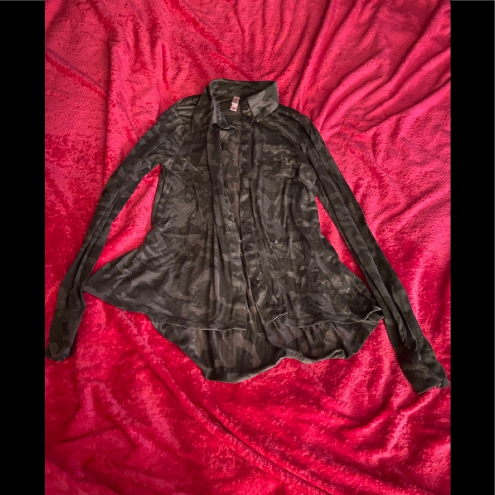 Xhilaration shirt